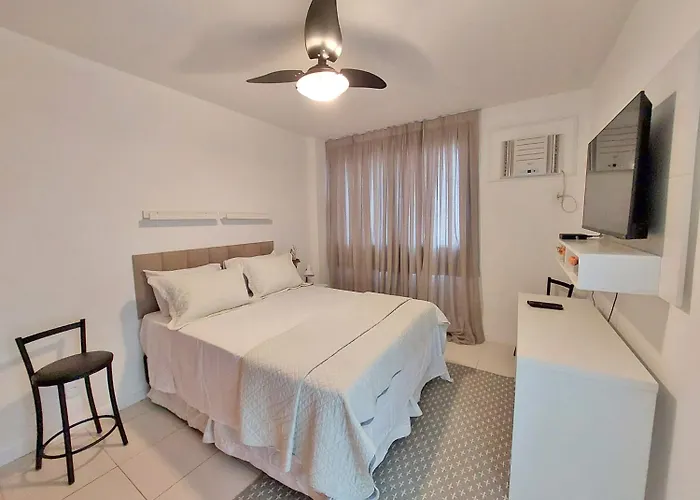 Charmoso Apartamento Na Barra Da Tijuca Proximo Ao Riocentro, Com Piscina E Estacionamento